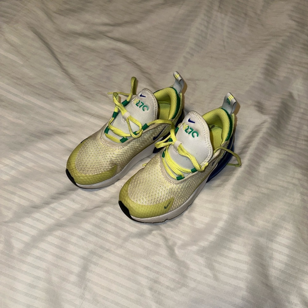 Nike 270s Sneakers
